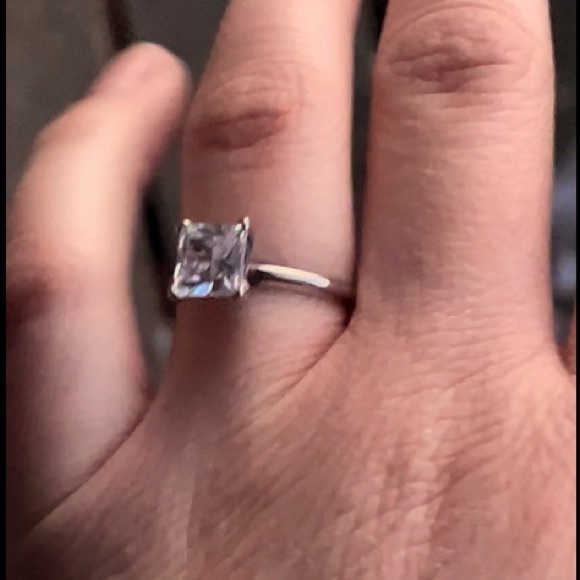 STERLING SILVER 2 CARAT PRINCESS CUT ENGAGEMENT RING - Picture 7 of 15